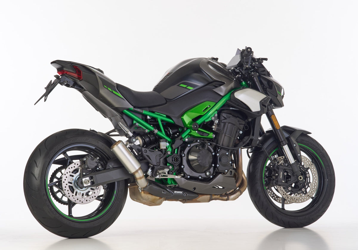 Escape Shark RCT Raw Kawasaki Z900 2017-2026 - vista 2 montado en moto