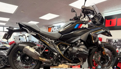 Colectores BMW R 1300 GS Artesanales Titanio con Válvula Eléctrica (2024-2026)